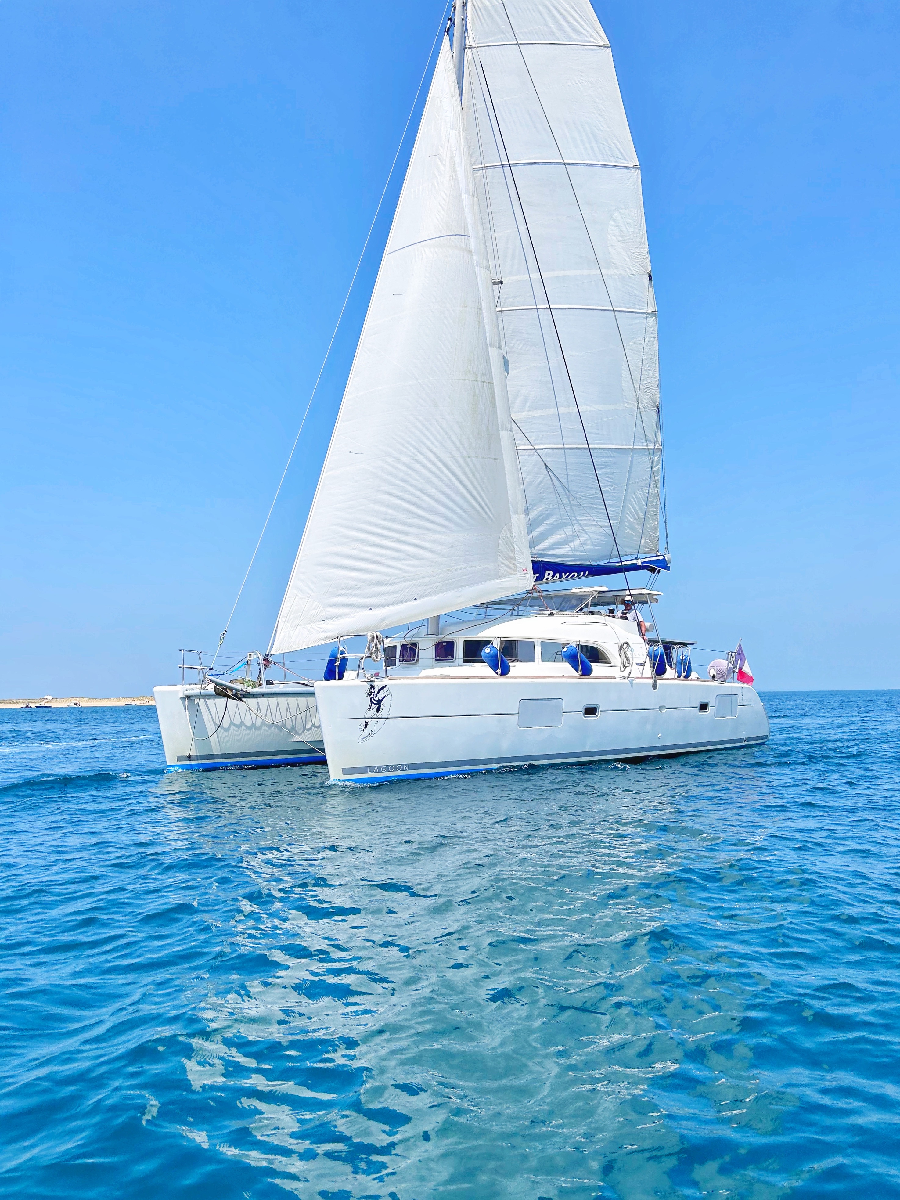 Location de catamaran à voile sur le bassin d’Arcachon Des voiles et des Catas